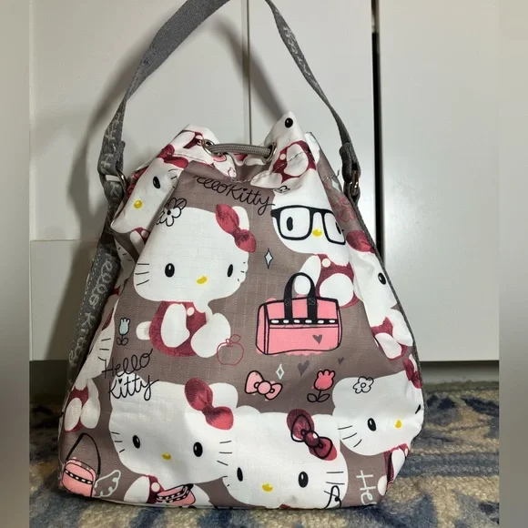 LeSportsac Hello Kitty Bucket Bag - Picture 3 of 5